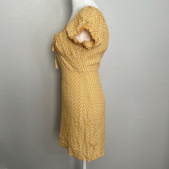 Skylar+Madison Yellow Floral Mini Dress Size Small - Picture 5 of 10